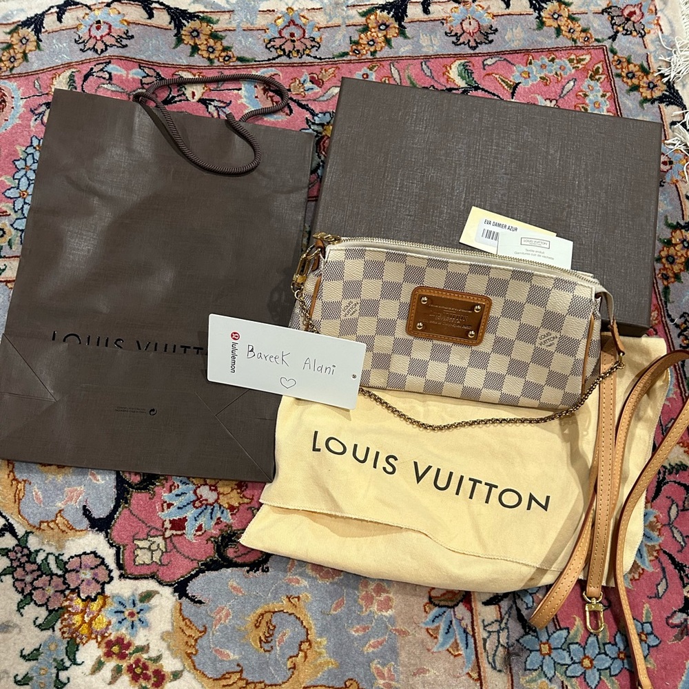 Discontinued louis vuitton eva clutch in damier azur